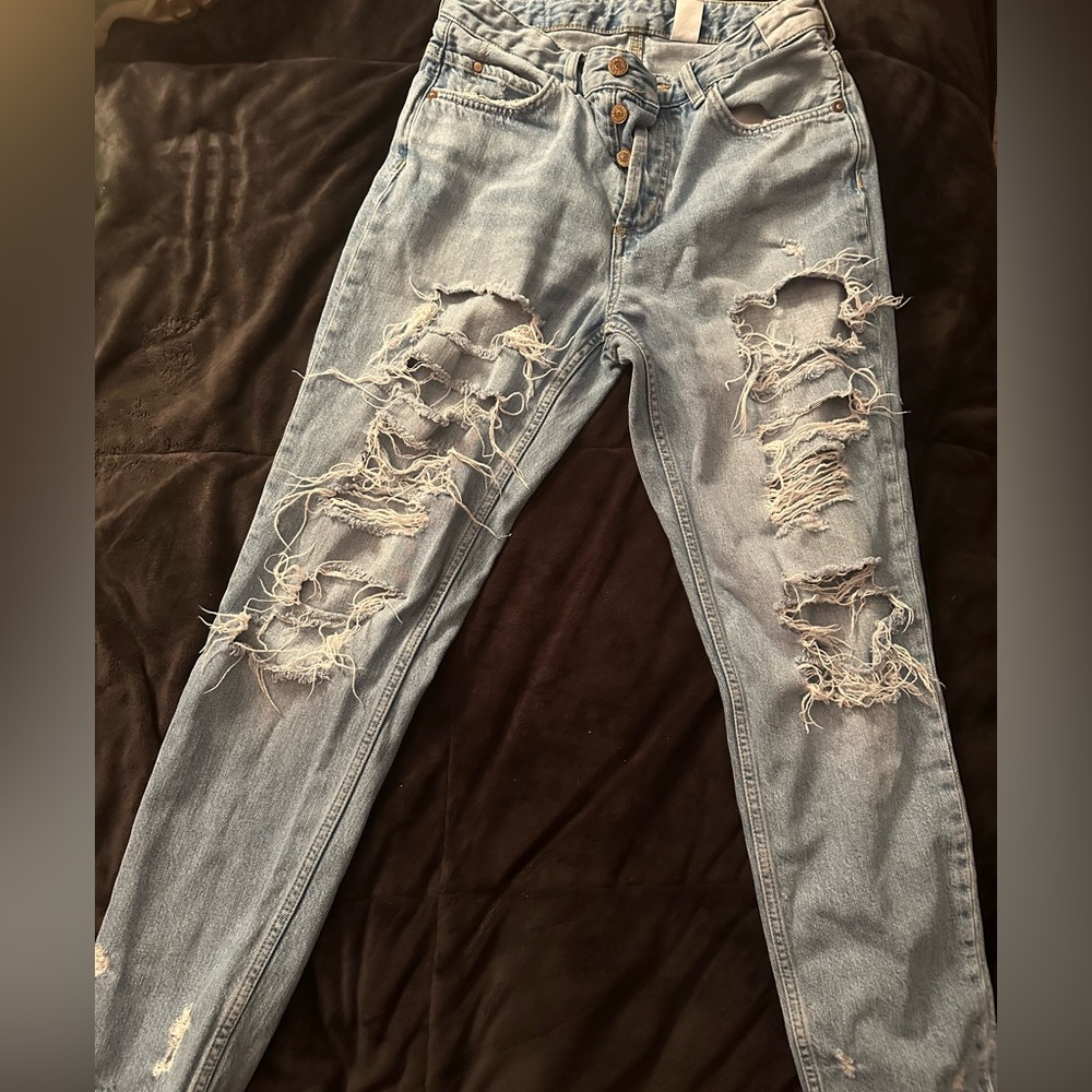 Ripped Boyfriend Jeans
